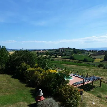 Vaiano Sleeps 17 With Pool Air Con And Wifi * Vaiano (Lazio)