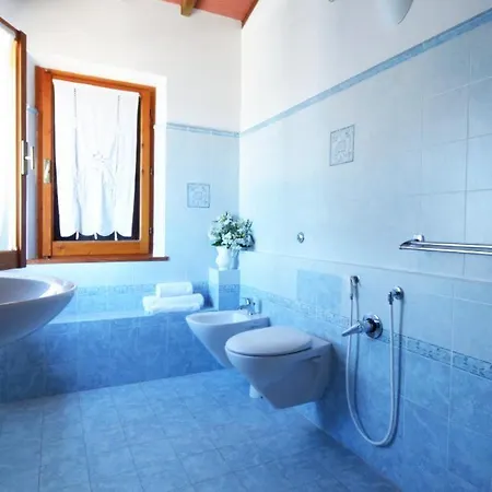 Vaiano Sleeps 17 With Pool Air Con And Wifi