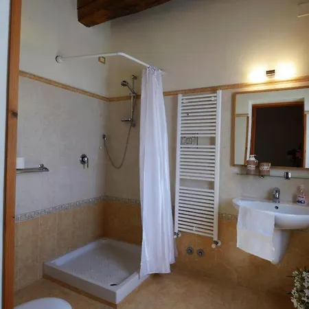 Vaiano Sleeps 17 With Pool Air Con And Wifi Villa Vaiano (Lazio)