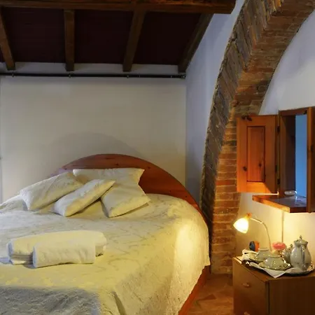 Vaiano Sleeps 17 With Pool Air Con And Wifi