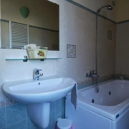 Vaiano Sleeps 17 With Pool Air Con And Wifi Villa