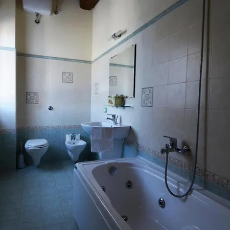 Vaiano Sleeps 17 With Pool Air Con And Wifi