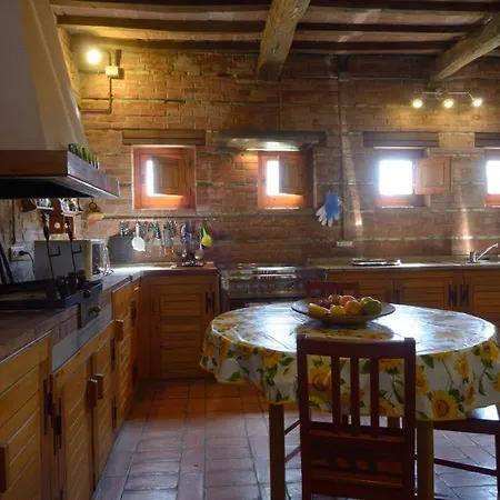 Vaiano Sleeps 17 With Pool Air Con And Wifi * Vaiano (Lazio)